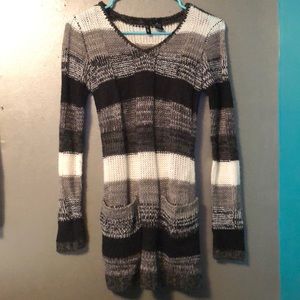Long sleeve sweater, worn once.